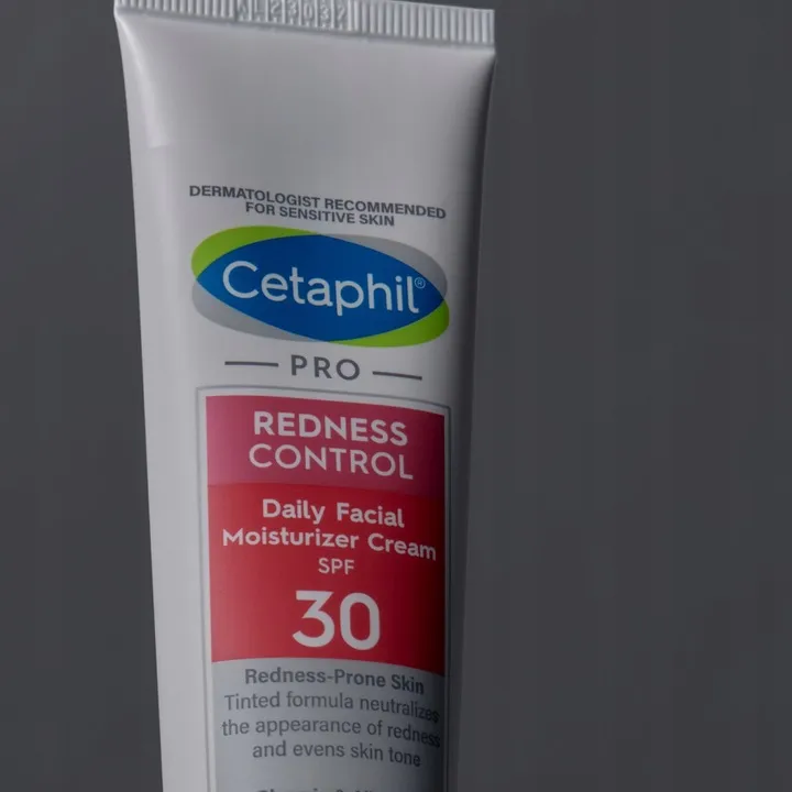 cetaphil-pro-redness-control-krem-na-dzien-spf-30