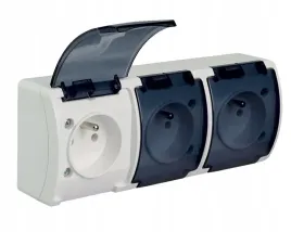 gniazdko-potrojne-hermetyczne-natynkowe-z-klapka-bryzgoszczelne-dymne