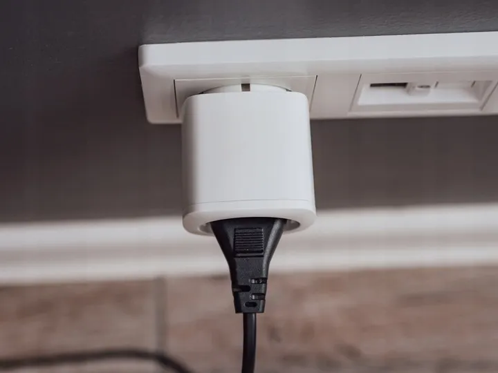 gniazdko-programator-czasowy-gniazdo-smart-tuya-wifi-timer-watomierz-stan-nowy-marka-blow