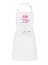 g4-fartuszek-nr-32-krolowa-w-pracy