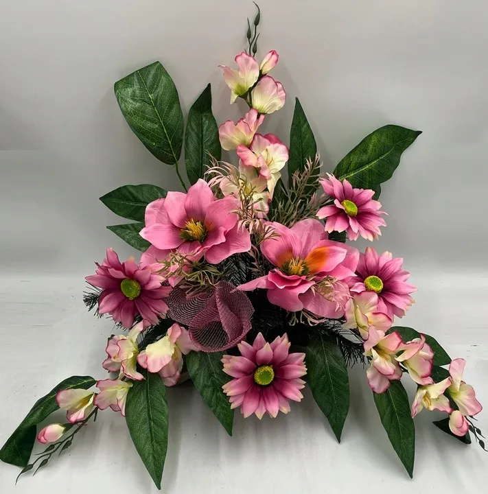 stroik-na-cmentarz-grob-kompozycja-pomnik