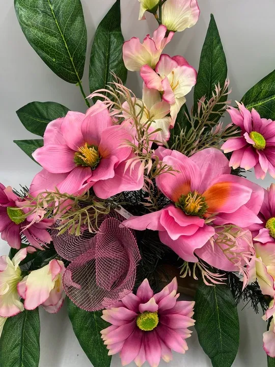 stroik-na-cmentarz-grob-kompozycja-pomnik