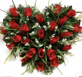 stroik-serce-roze-kompozycja-cmentarz-kwiaty-sztuczne-grob-bukiet