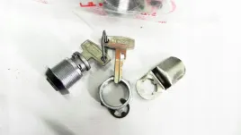 zamek-stacyjka-schowka-piaggio-vespa-50-90-125-et3