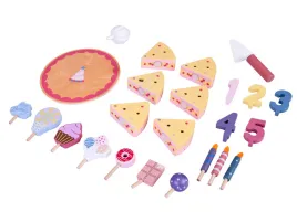 kolorowy-tort-urodzinowy-z-akcesoriami