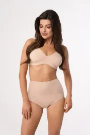 figi-modelujace-z-wysokim-stanem-bezowe-073