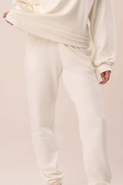 spodnie-dresowe-kolor-off-white-marka-babell