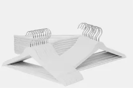 wieszak-drewniany-wieszaki-drewniane-biale-x30-na-ubrania-hak-obrotowy-360