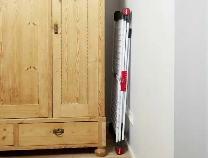 suszarka-na-pranie-ubrania-vileda-infinity-flex-cechy-dodatkowe-na-kolkach