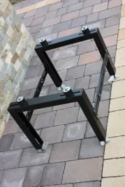 stelaz-wspornik-podpora-pompy-ciepla-klimatyzatora-czarny