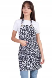 fartuszek-kosmetyczny-wodoodporny-salon-beauty-czarna-panterka-glamour