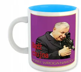 kubek-bialy-niebieski-srodek-pis-kaczor-pistolet