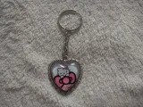 brelok-breloczek-serce-hello-kitty