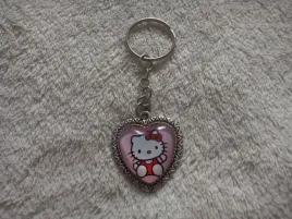 brelok-breloczek-serce-hello-kitty