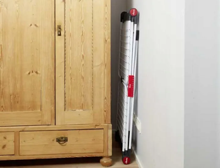 suszarka-na-pranie-ubrania-vileda-infinity-flex-cechy-dodatkowe-na-kolkach