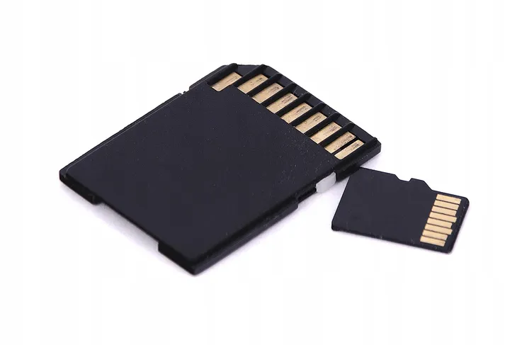 karta-micro-sd-32-gb-z-adapterem-producent-nieznany-producent