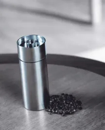 mlynek-reczny-stelton-metal-szary