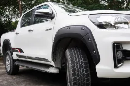 poszerzenia-nadkola-blotnik-toyota-hilux-2015-tuning-premium-imitacja-srub