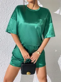 komplet-satynowy-t-shirt-z-kieszonka-spodenki-zielony-casual-shein-l-40