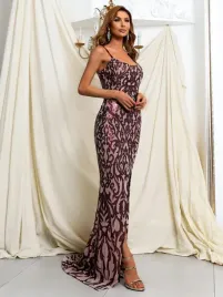sukienka-wieczorowa-cekinowa-bodycon-z-rozcieciem