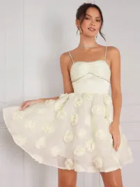 sukienka-koktajlowa-rozkloszowana-z-satynowa-gora-roze-3d-shein-m-38