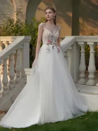 suknia-slubna-a-line-luksusowa-zdobiona-boho-w-haftowane-kwiaty-36