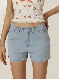 spodenki-jeansowe-vintage-jasnoniebieskie-casual-poeselle-27