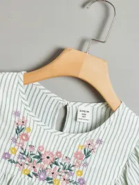 bluzka-dziewczeca-letnia-w-paski-z-haftowanymi-kwiatkami-casual-shein-140