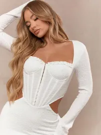 sukienka-mini-sexy-dopasowana-teksturowana-z-fiszbinami-biala-missguided-xl