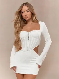 sukienka-mini-sexy-dopasowana-teksturowana-z-fiszbinami-biala-missguided-xl