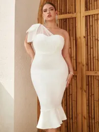 sukienka-bandazowa-midi-syrena-dopasowana-na-jedno-ramie-biala-adyce-4xl-48