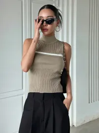 top-ze-stojka-bez-rekawow-khaki-casual-dazy-xs-34