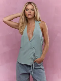 bluzka-kopertowa-z-glebokim-dekoltem-zielona-casual-missguided-s-36