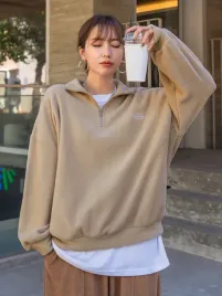 bluza-damska-polarowa-ze-stojka-z-rozpinanym-dekoltem-khaki-dazy-xxs-32