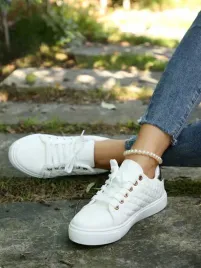 sneakersy-damskie-biale-skora-ekologiczna-pikowane-sznurowane-zlote-detale