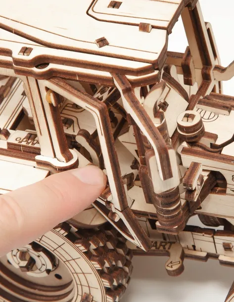 ewa-drewniane-puzzle-model-3d-traktor-belarus-82-liczba-elementow-269