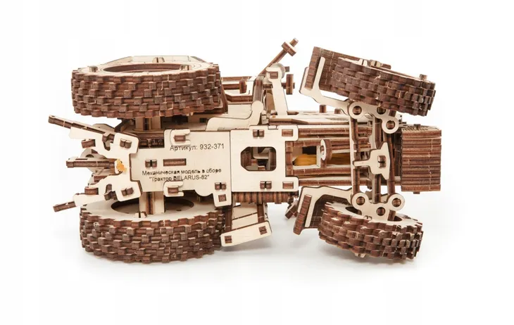 ewa-drewniane-puzzle-model-3d-traktor-belarus-82-wysokosc-produktu-15-5-cm