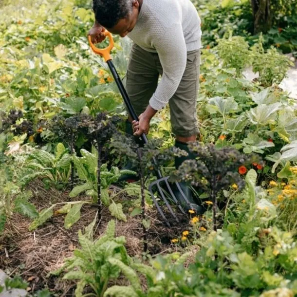 metalowe-widly-fiskars-solid-1070673-120cm-material-glowicy-metal