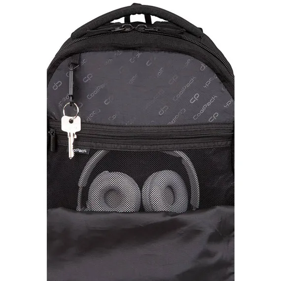plecak-2-komorowy-coolpack-break-snow-black-e24020-bohater-brak