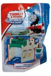 tomek-and-friends-fisher-price-zajezdnia-kolejka-cdv12