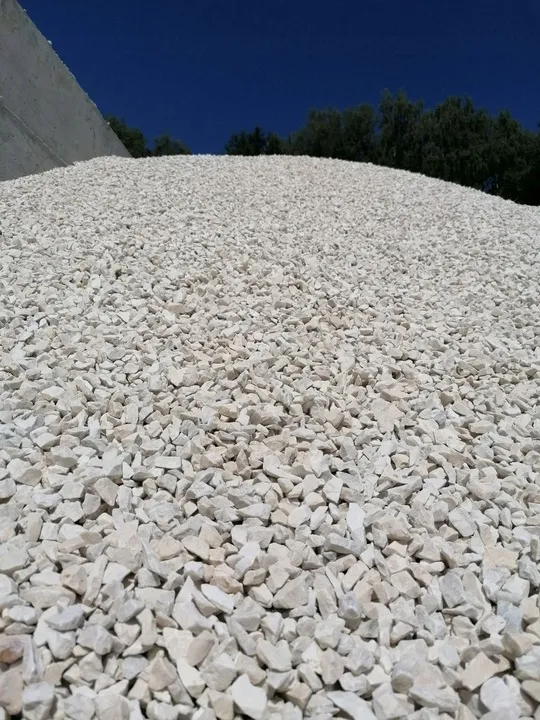 kamien-ozdobny-grys-bialy-marmurowy-8-16-mm-20kg-stan-nowy