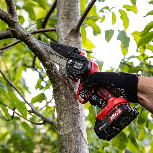 pilarka-akumulatorowa-pila-lancuchowa-20v-800w-2-akumulatory-20ah-stan-opakowania-oryginalne