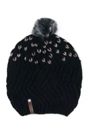 czapka-rozany-haft