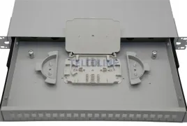 przelacznica-swiatlowodowa-1u-19-24x-sc-simplex-wysuwana-na-rolkach-szara