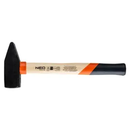 mlotek-slusarski-2000-g-trzonek-jesionowy