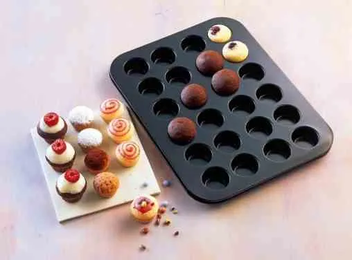 forma-do-muffinek-mini-24-szt-38x27cm-creativ-kaiser