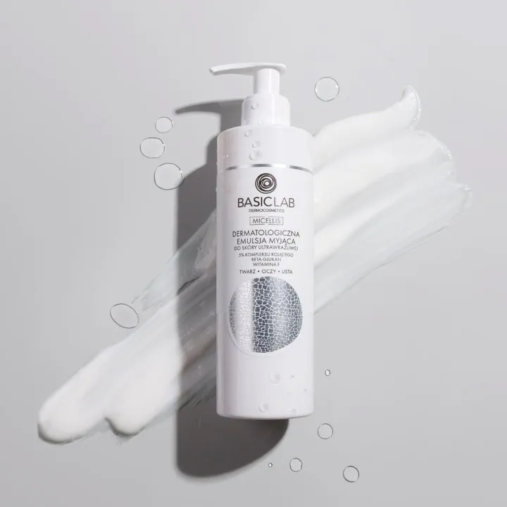basiclab-dermatologiczna-emulsja-myjaca-do-skory-ultrawrazliwej-300-ml-stan-nowy