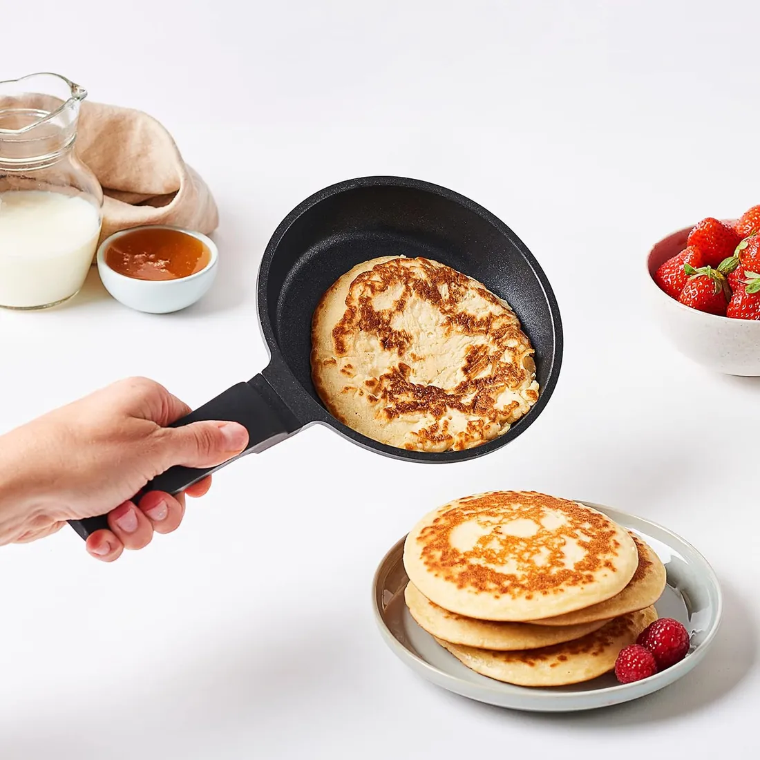 patelnia-do-pancake-14cm-mastrad