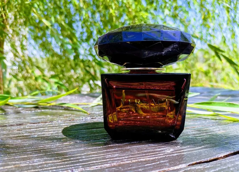 versace-crystal-noir-edp-90ml-flakon