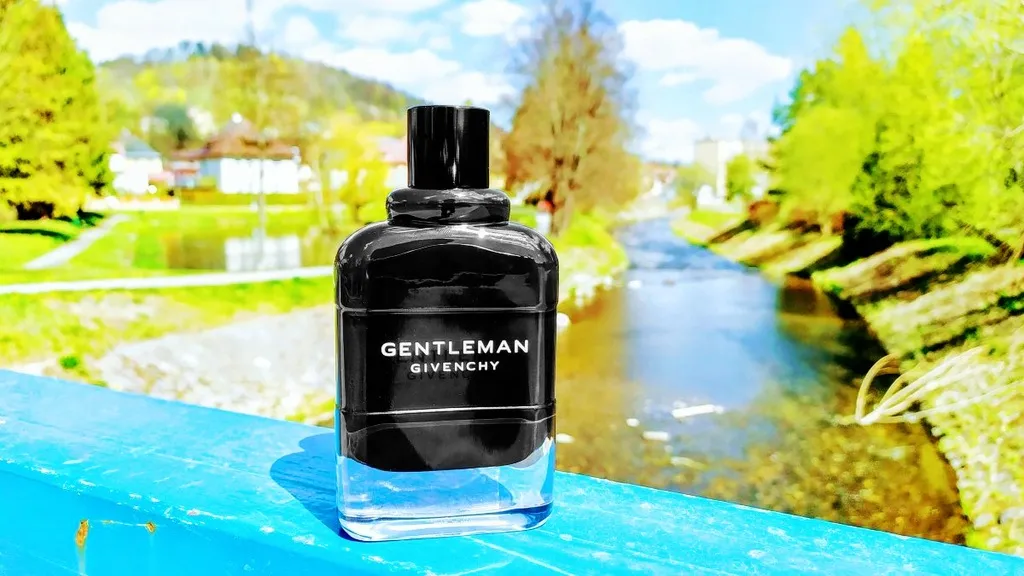 givenchy-gentleman-edp-100ml-flakon-korek